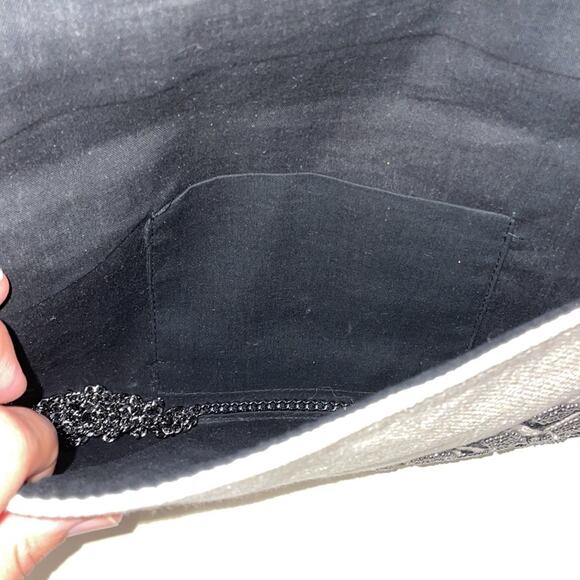 🔥🔥FIRE SALE 🔥🔥 NWOT canvas and bead clutch - Picture 6 of 10